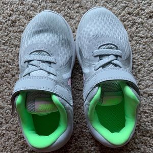 New Nike Girls Size 9 Shoes